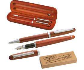 Rosewood pen set in stylish case.