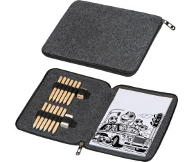 Colouring set in felt case